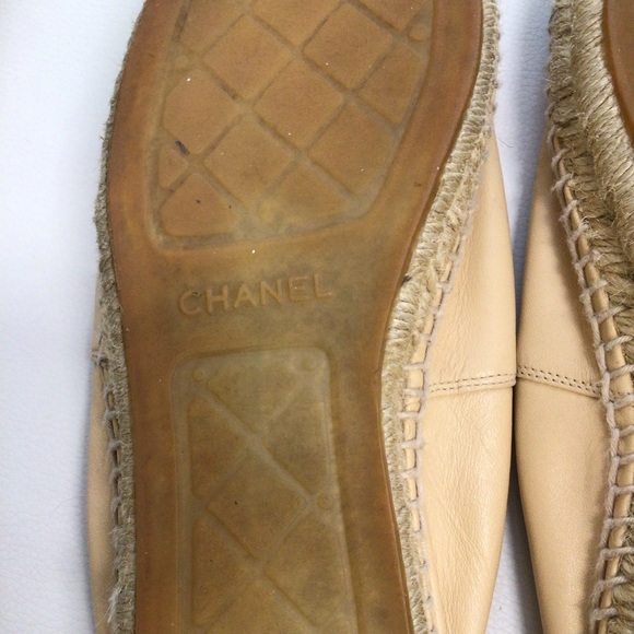 - Chanel Black And Tan Flats Size 9 - Picture 10 of 12